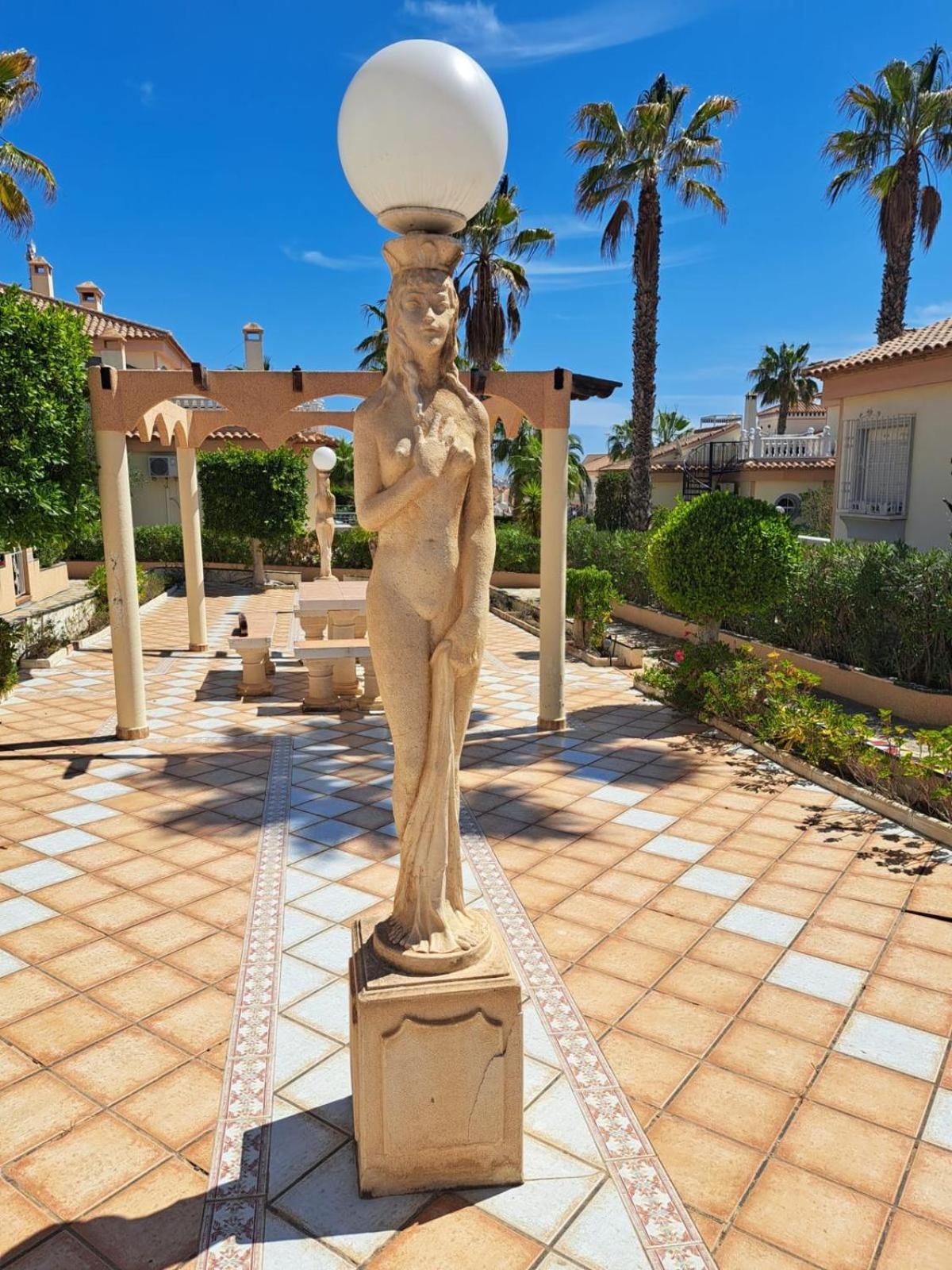Schoenes Ruhiges Rooftop Apartment Mit Grosser Dachterrasse Torrevieja Exterior photo
